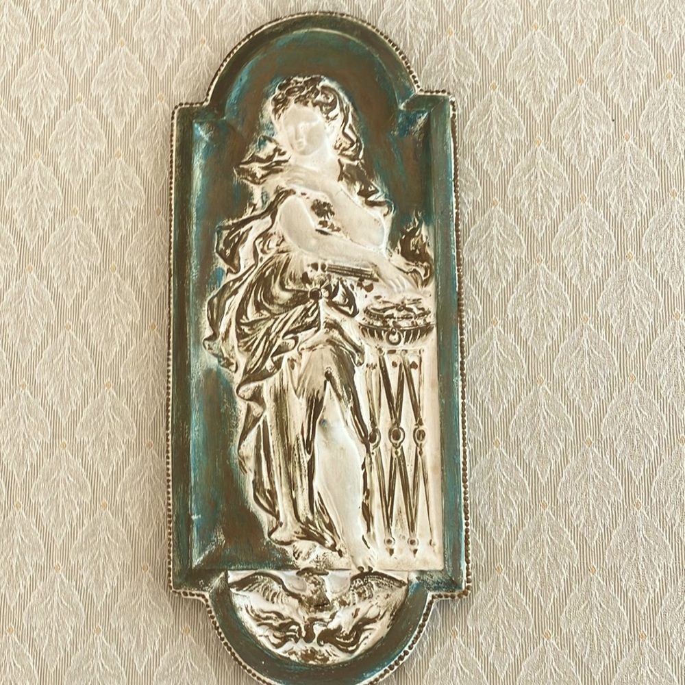 Vintage MCM Chalkware Wall Plaque With Gold & Green Trim Ready To Hang